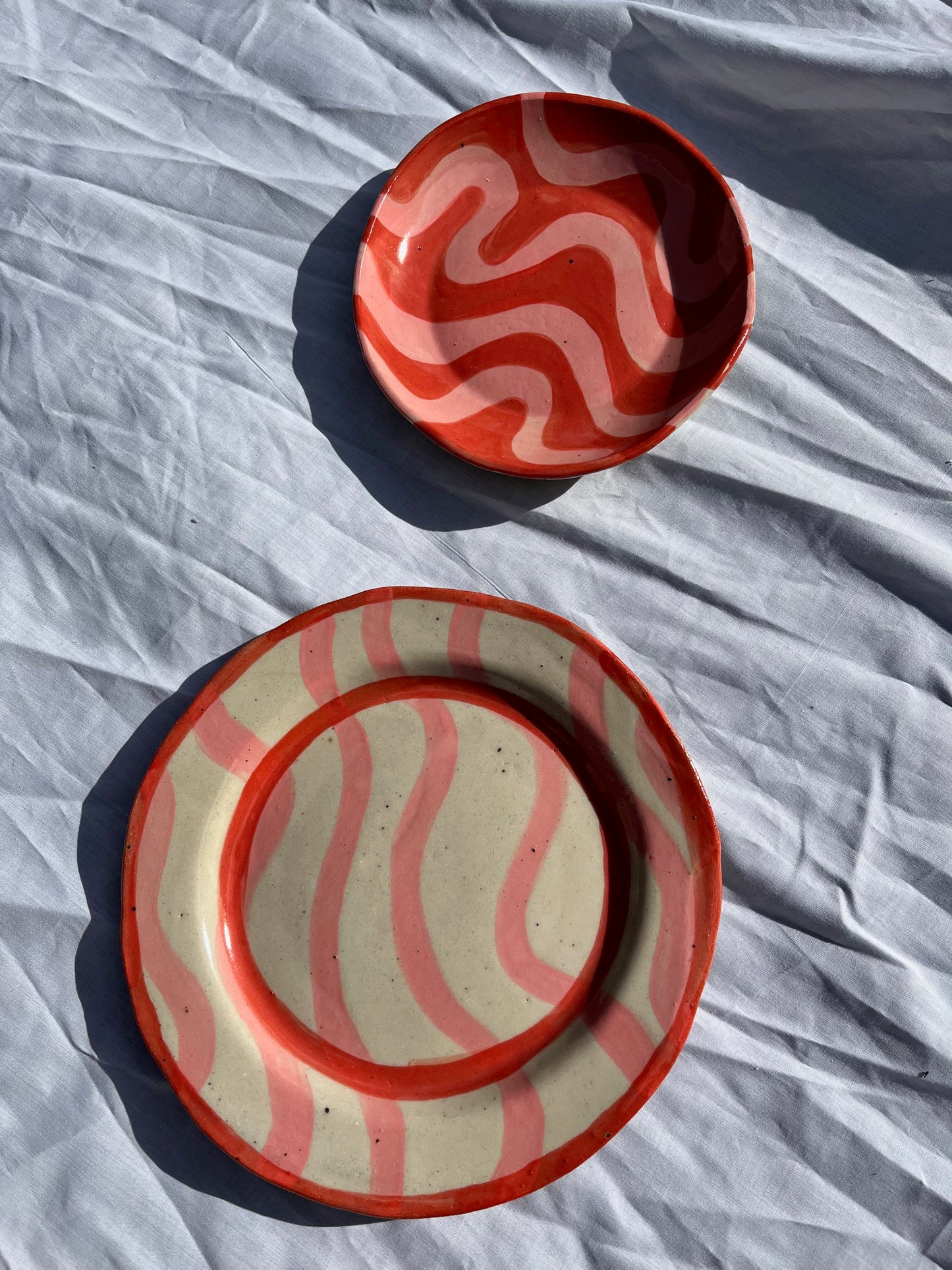 Squiggle Dinner Plate - Pink and Red 23cm